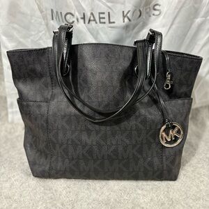 Michael Kors Elegant Black Tote